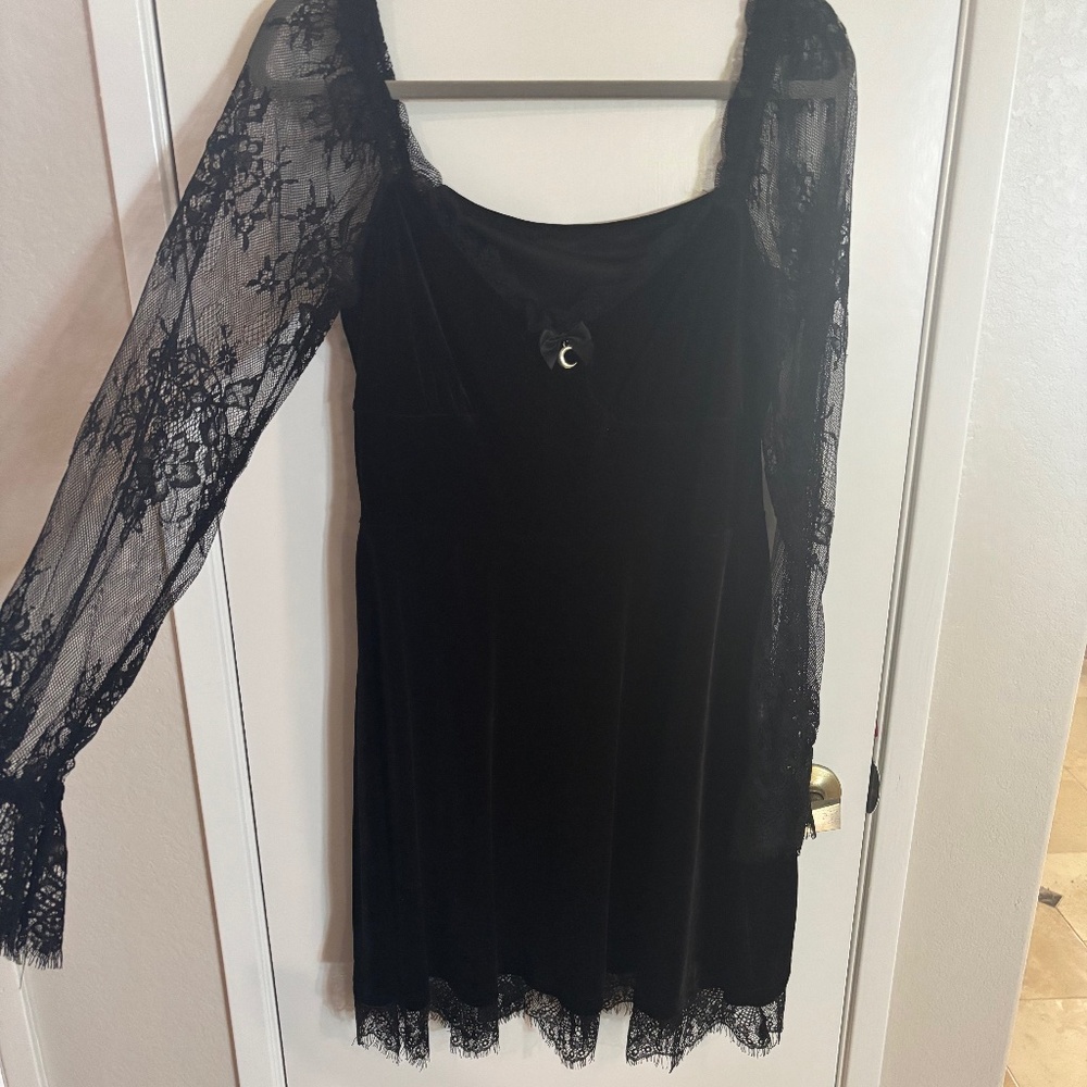 Flare Sleeve Witchy Gothic Velvet Mini Dress